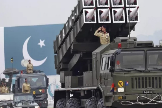 KİV: Pakistan Hindistanda bir aviabazanı sıradan çıxarıb