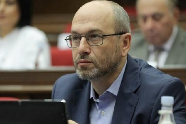 Erməni deputat: “Müharibə təbliğatı erməni gənclərin qaçmasını sürətləndirəcək”