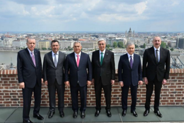 Budapeştdə TDT liderlərinə rəsmi lanç verilib