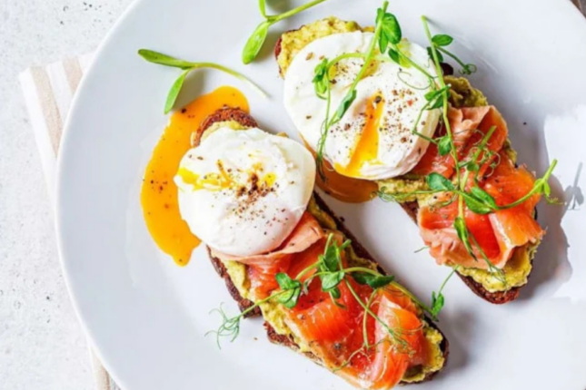 Səhər yeməyini belə yeyənlər 15 yaş cavanlaşır