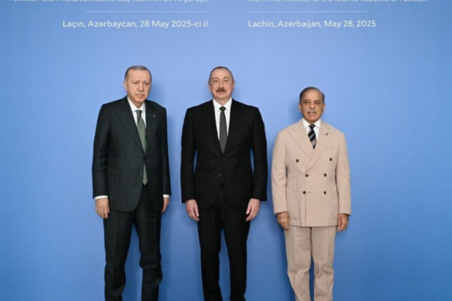 Liderlər Laçında Müstəqillik Gününə həsr olunmuş konsertdə iştirak edirlər