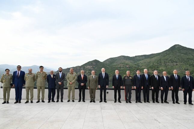 Prezident Şahbaz Şəriflə Laçında nahar masasında – Fotolar