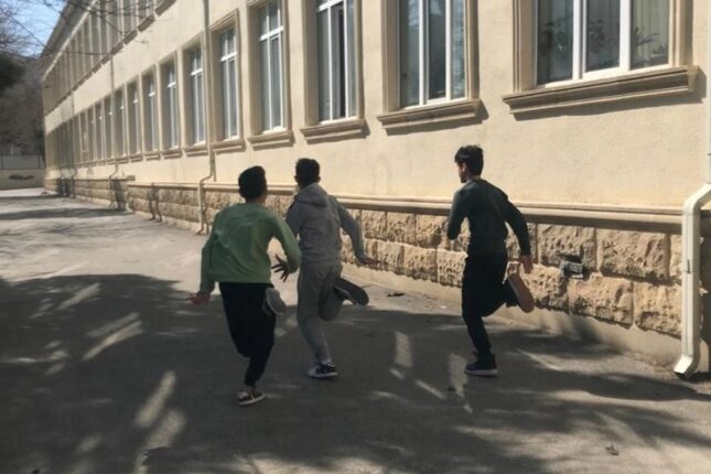 Paytaxtda dərs zamanı şagird vəhşicəsinə döyüldü