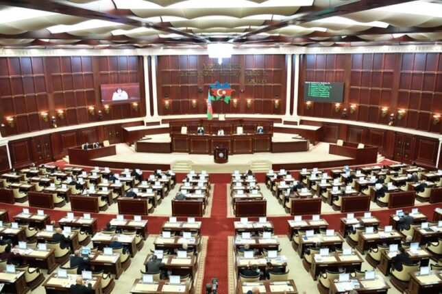 Parlament qanunu qəbul etdi
