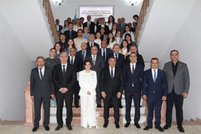 Xətai rayonunda “Qərbi Azərbaycana qayıdış” adlı dəyirmi masa keçirilib – FOTOLAR