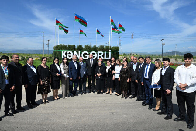 Prezident Kəngərli sakinləri ilə görüşdü – Fotolar