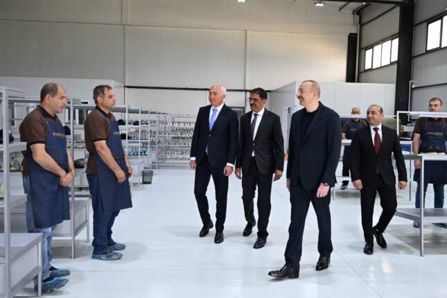 Prezident “PIRSHAGHI” ayaqqabı fabrikinin açılışında – FOTOLAR
