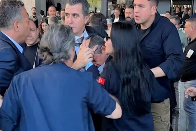 CHP sədri Özgür Özələ hücum edən şəxs həbs edilib-FOTO