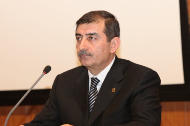 İlqar Abbasovun ətrafında torpaq qalmaqalı İlqar Abbasovun ətrafında torpaq qalmaqalı