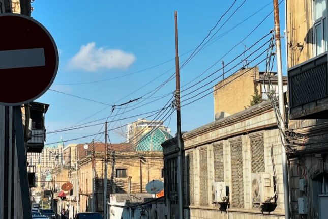 Bayırşəhər sakinlərindən narazılıq… “Çıxmayanların evi dağıdılacaq”