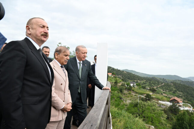 Liderlər Laçın şəhərində seyrəngahda olublar