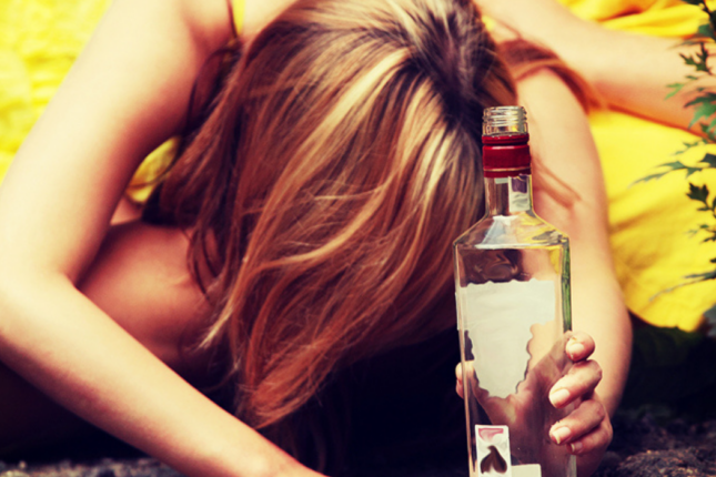 Alkoqol qadınlarda beynin immun müdafiəsini kişilərdən daha çox zədələyir