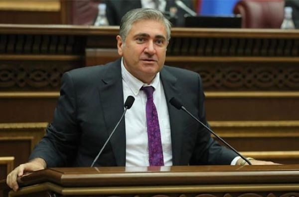 Erməni deputat: “Paşinyanın kilsəni hədəfə alması Qarabağ erməniləri ilə bağlıdır”