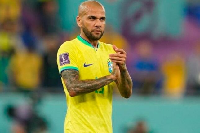 Dani Alves karyerasını Rusiyada davam etdirəcək