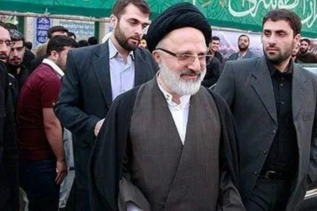 Məmurlar ölkədən qaçmağa hazırlaşır: aralarında Xamineyinin yaxın adamı  da var