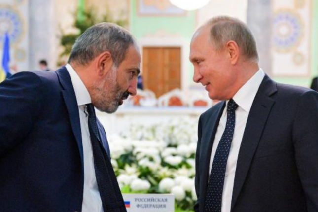 Putin Paşinyanın ad gününü təbrik etdi