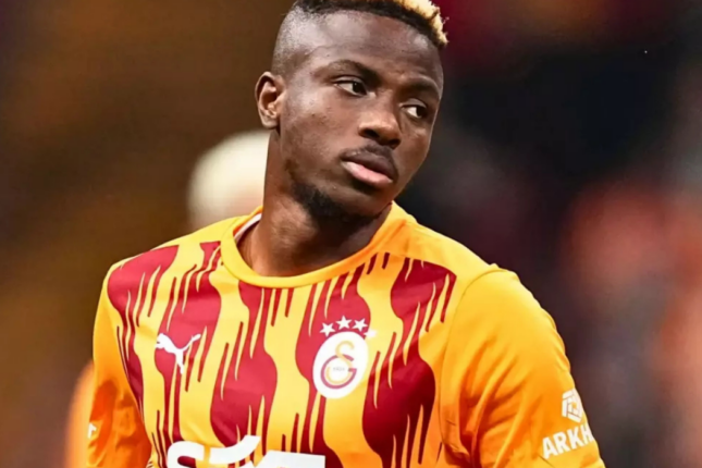 Osimhen kisələrlə puldan imtina etdi – Səbəb