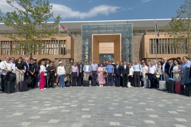 Hikmət Hacıyev xarici diplomatlarla Qarabağa səfəri ilə bağlı paylaşım etdi