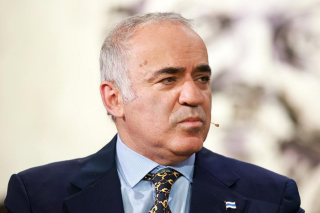Kasparovu hakimiyyəti devirməyə cəhddə ittiham edirlər