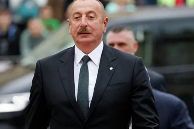 Prezident Yevlax Olimpiya İdman Kompleksində görülmüş işlərlə tanış olub