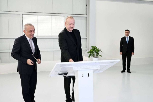 İlham Əliyev Yevlaxda sutəmizləyici qurğunun açılışında iştirak etdi – FOTO (YENİLƏNİB)