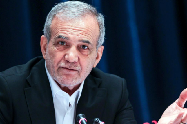 Mollalar Pezeşkiayana qarşı: “Onun çıxışlarından pis iy gəlir”