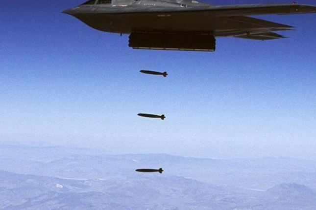 ABŞ İranın nüvə obyektlərinə B-2 bombardmançıları ilə zərbə endirib