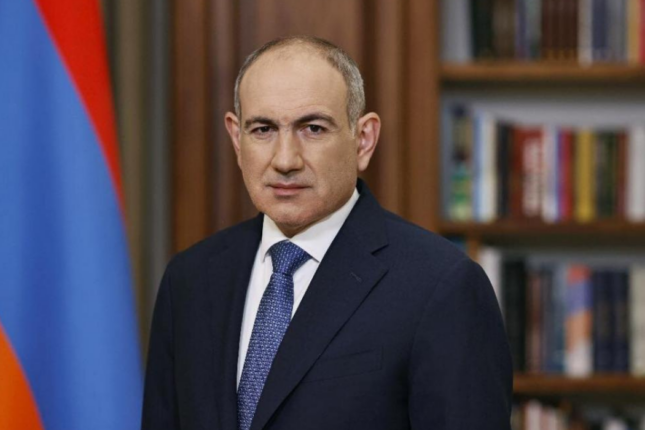 Paşinyan yeni katolikos seçkiləri ilə bağlı müraciət edib