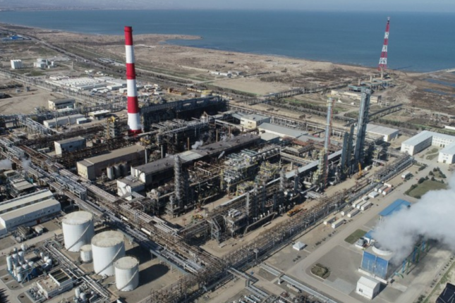 Nasazlıq: SOCAR-ın bu zavodlarının qurğuları dayandırıldı