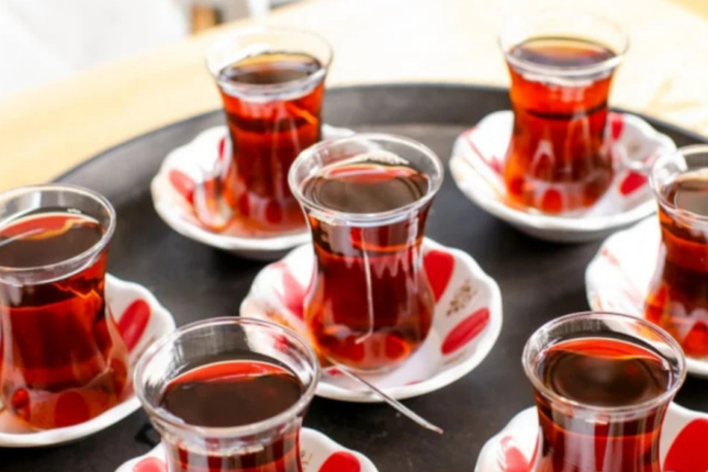 Məşhur çay markasında sağlamlığa zərərli boya aşkarlandı