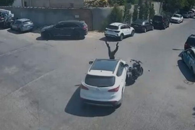 Motosikletçiyə yol vermədi, qəzaya səbəb oldu – VİDEO