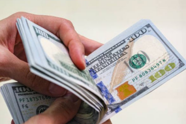 Dollar almaq istəyənlərin NƏZƏRİNƏ