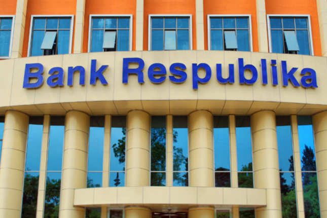 “Bank Respublika” kredit ödəmək istəyən müştəriləri çıxılmaz vəziyyətə salır – Foto