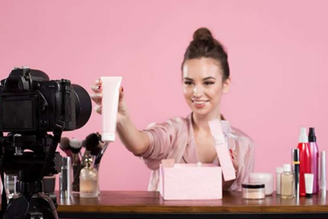 Reklama görə 4 blogerdən şikayət edildi