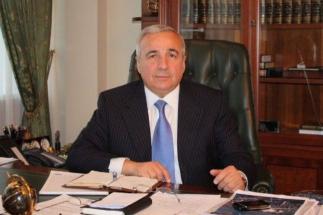 Moskvada azərbaycanlı iş adamının ofisinə hücum: Milyarder Bakıya gəldi