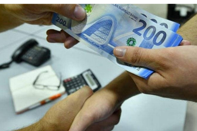 Vaxtından əvvəl pensiyaya çıxmaq istəyən rəisin başına iş gəldi – 14 300 manat vermişdi