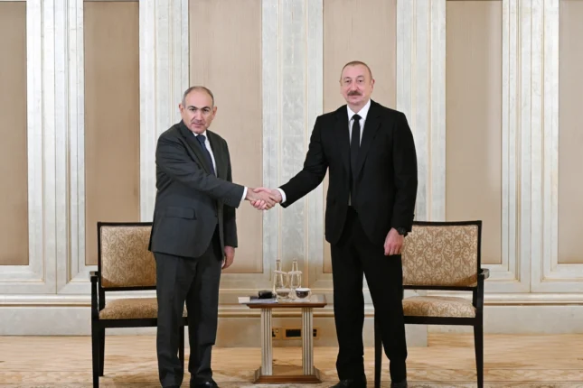 İlham Əliyevlə Nikol Paşinyan arasındakı görüş başa çatdı