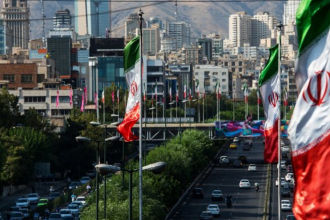 İranın iki şəhərində su və elektrik üsyanı