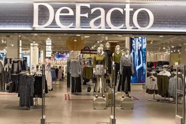 “Defacto” mağazası cərimələndi: Paltarı 5 manat baha satıb