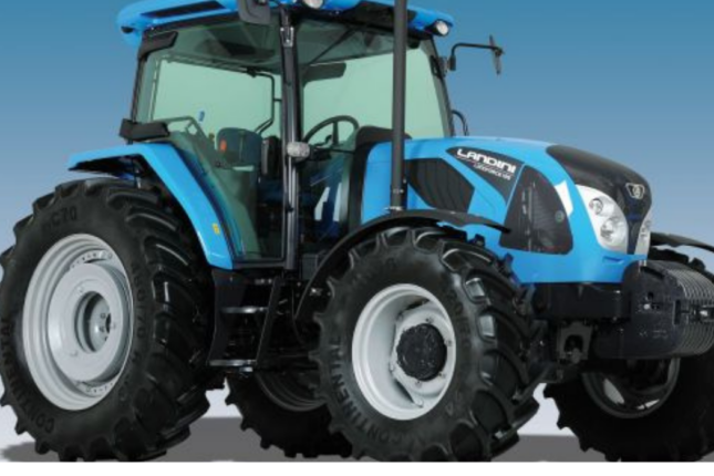 Kommunal Müəssisələr Kombinatı 54 minə traktor alır