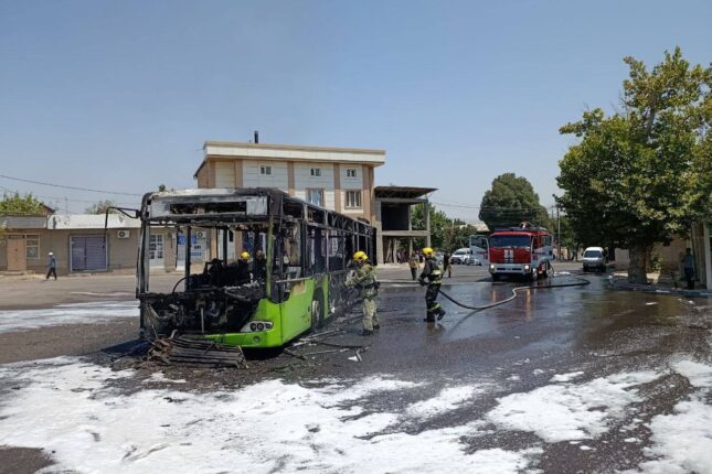 Bu Orta Asiya ölkəsində anormal istilər- Hərəkətdə olan avtobus alovlandı (VİDEO)