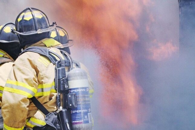 Azərbaycanda məmurun evi yandı