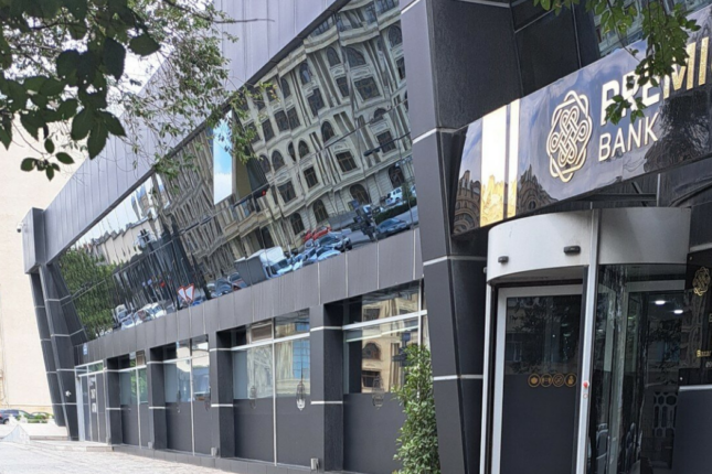 “Premium Bank” və onun vəzifəli şəxsi cərimə edilib