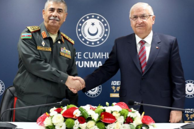 Azərbaycan və Türkiyə müdafiə nazirləri görüşüb, memorandum imzalanıb