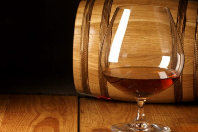 Ermənilərin keyfiyyətsiz konyakları: “Günahkar” yenə Azərbaycanda “çıxdı”