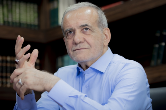 Güneylilər Pezeşkianın müdafiəsinə qalxdı: Karikatura qalmaqalı