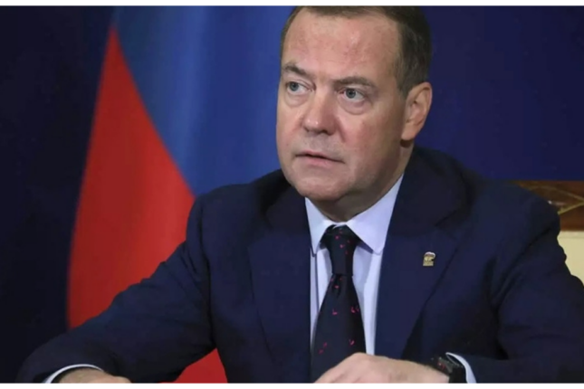 Medvedev öz ampluasında: Bu dəfə onu təhqir etdi