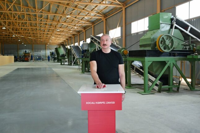 İlham Əliyev Xocalı kərpic zavodunun açılışında iştirak edib