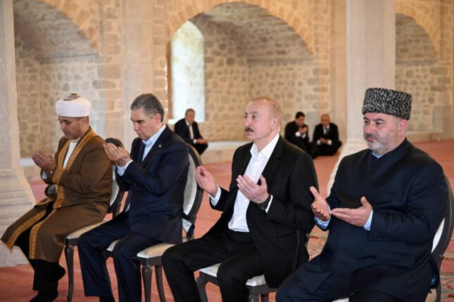 Şuşada məsciddə dua etdilər – Fotolar