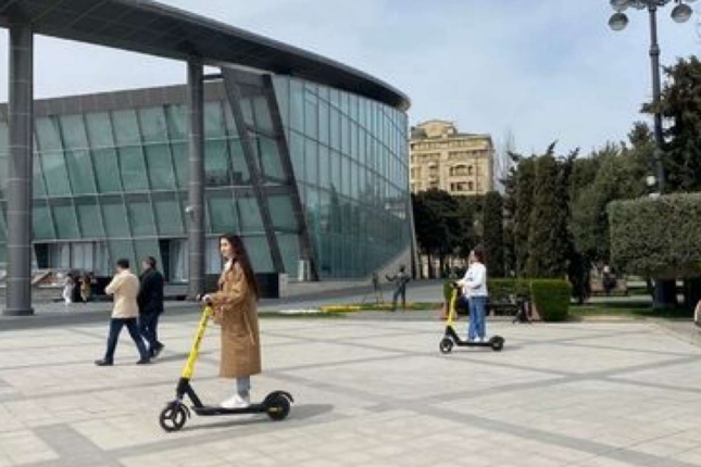 Bakıda maşın skuter sürən azyaşlı qızı vurub öldürdü